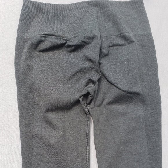 Scrunchy Butt Black Leggings NWT - Picture 5 of 8